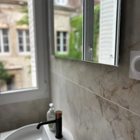 아파트 Le Prefecture - Particulier Au Coeur De 디종