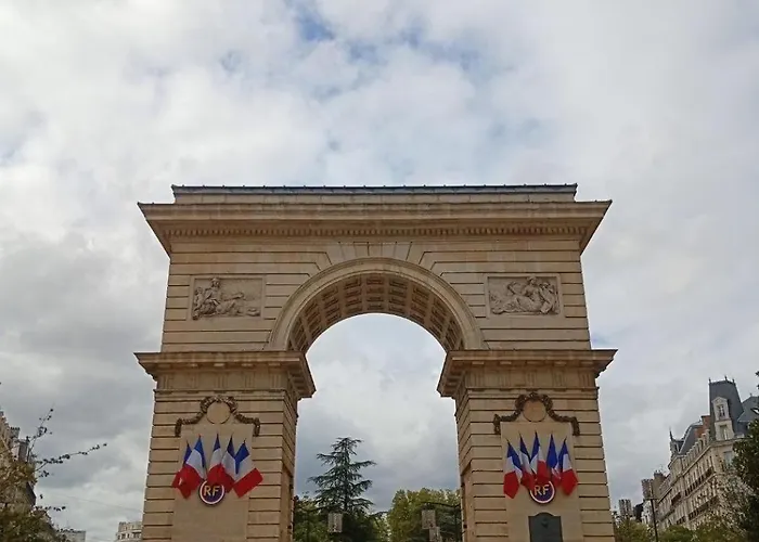 Le Prefecture - Particulier Au Coeur De * Ντιζόν